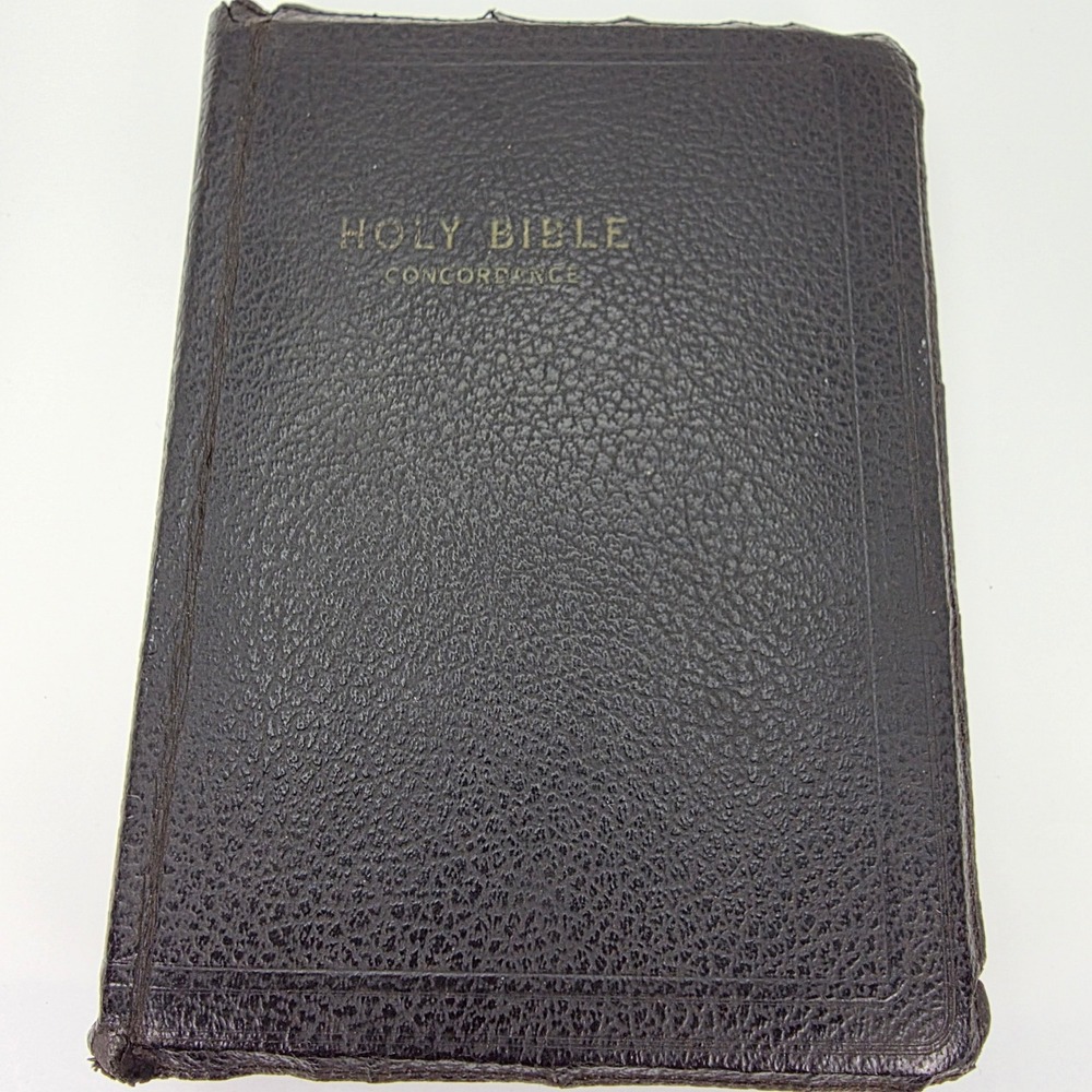 Holy Bible KJV OS Black Red Letter Edition Zipper Cross Charm World Publishing